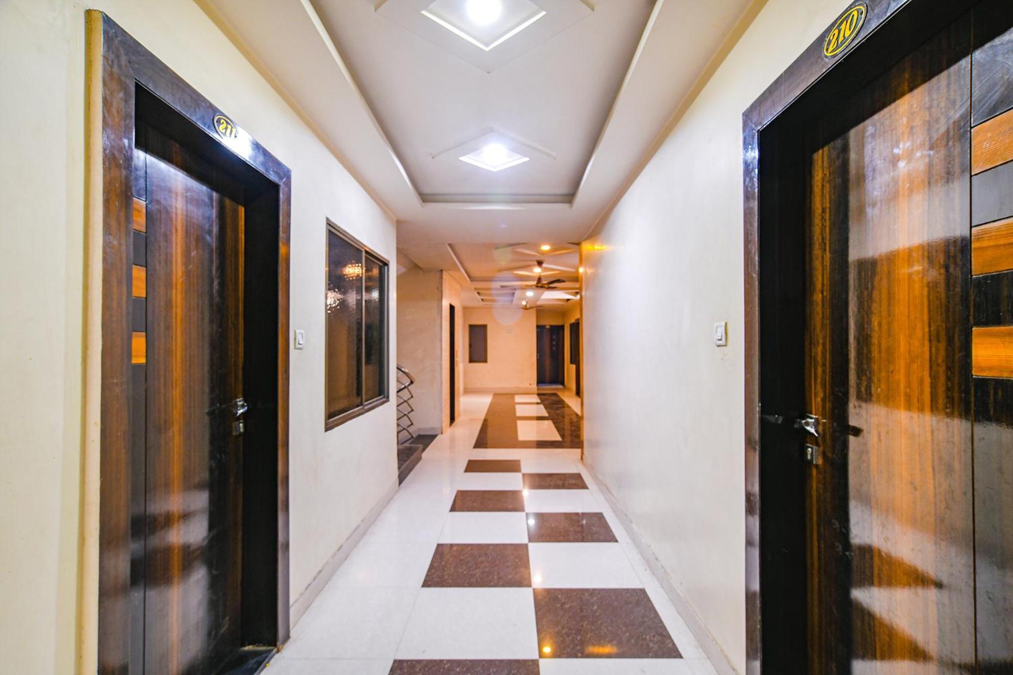 Fabhotel Shivam Palace- Near Mahakal Mandir اوجاين المظهر الخارجي الصورة